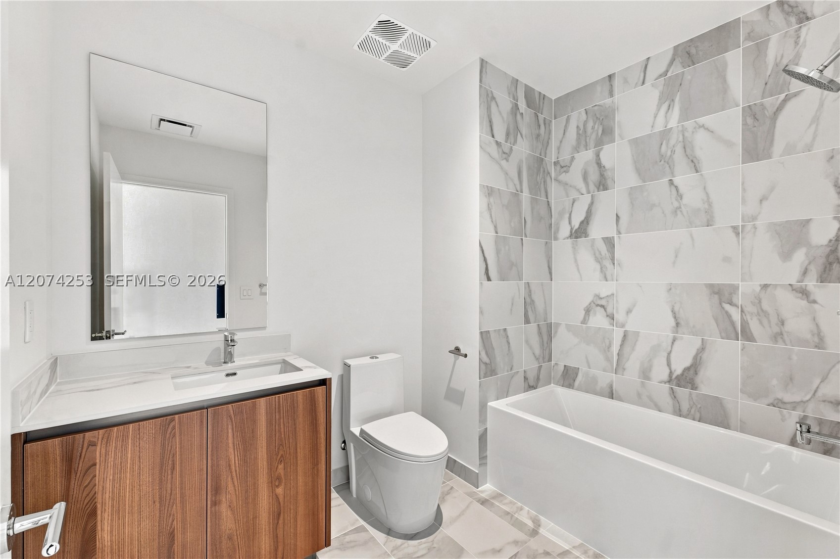 1400 Biscayne Blvd #3201, Miami FL 33132