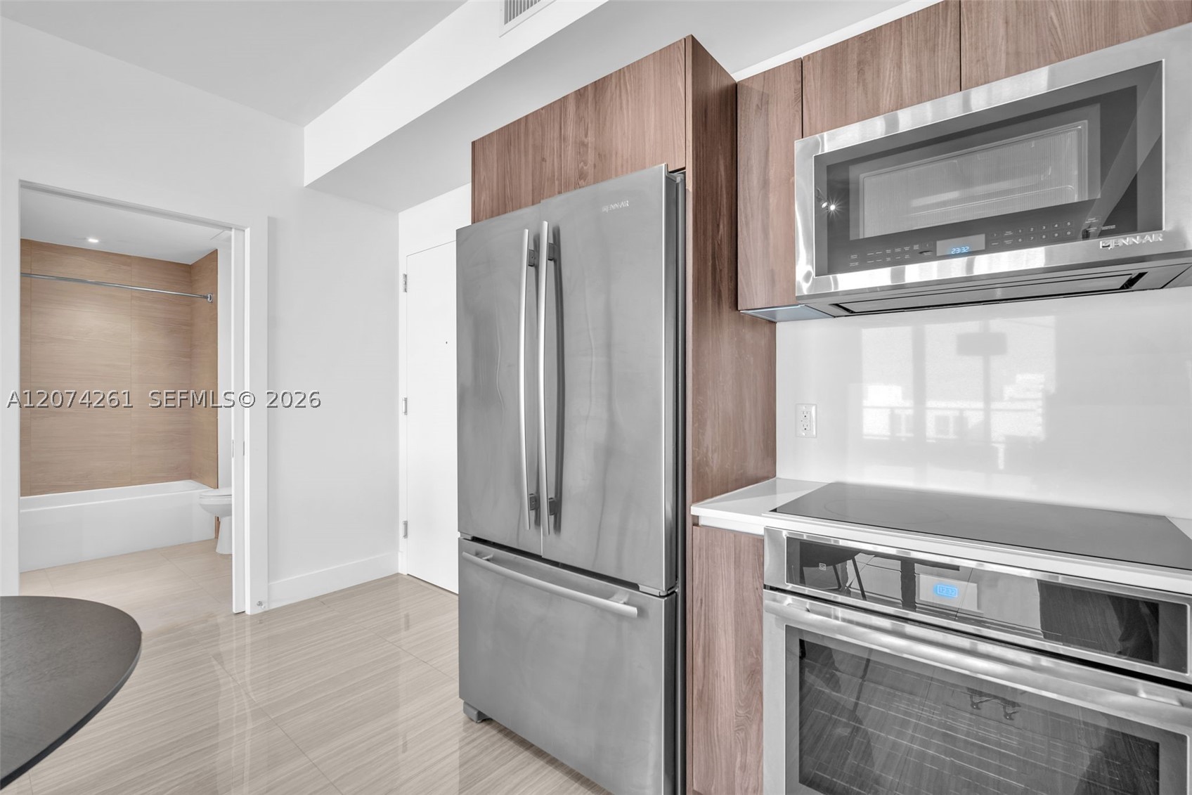 2960 NE 207th St #1102, Aventura FL 33180
