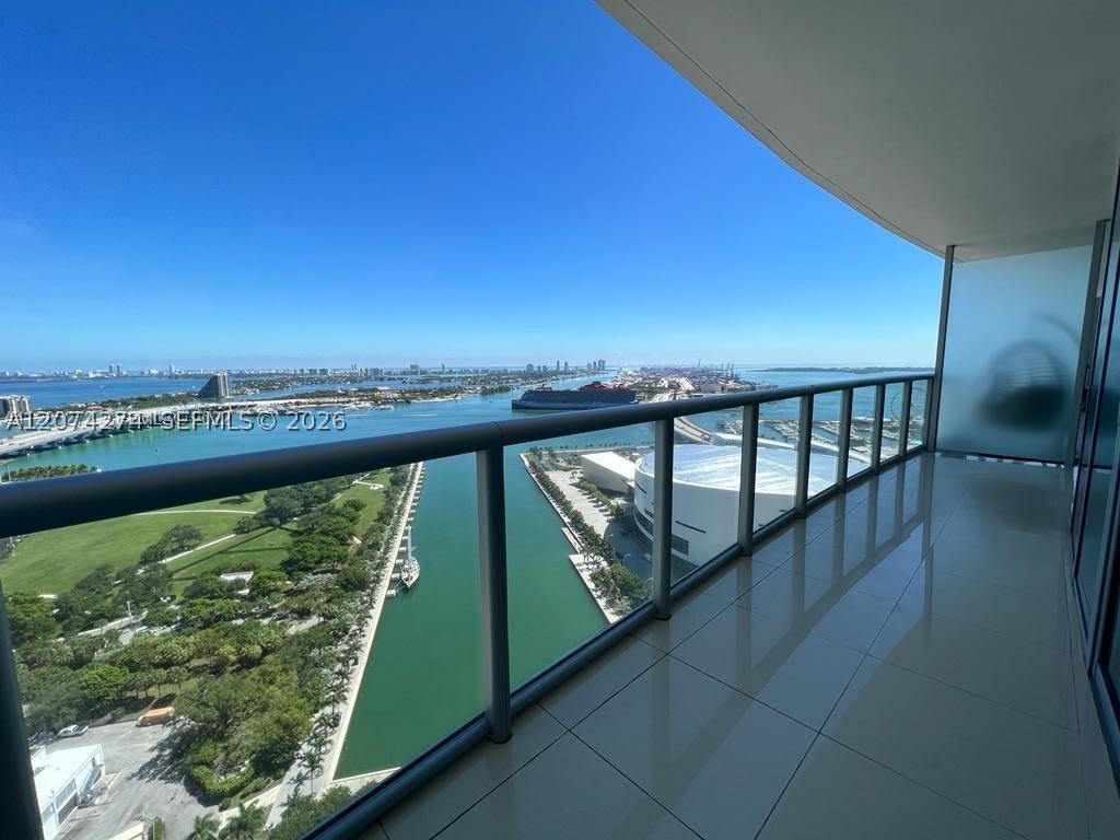 888 Biscayne Blvd #3110, Miami FL 33132