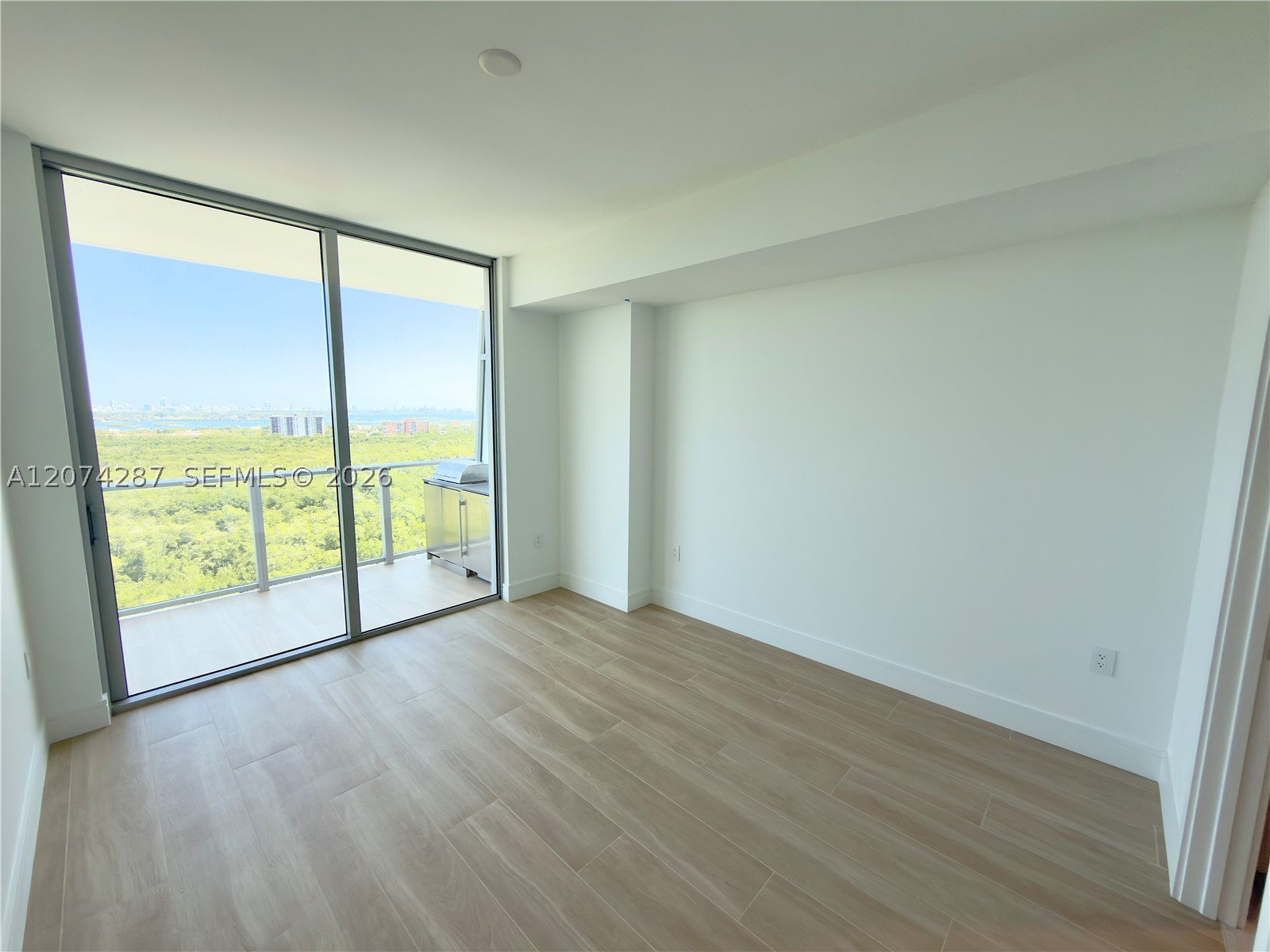 2411 Laguna circle #1503, North Miami FL 33181
