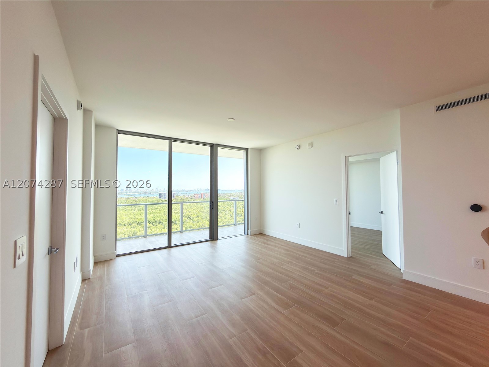 2411 Laguna circle #1503, North Miami FL 33181