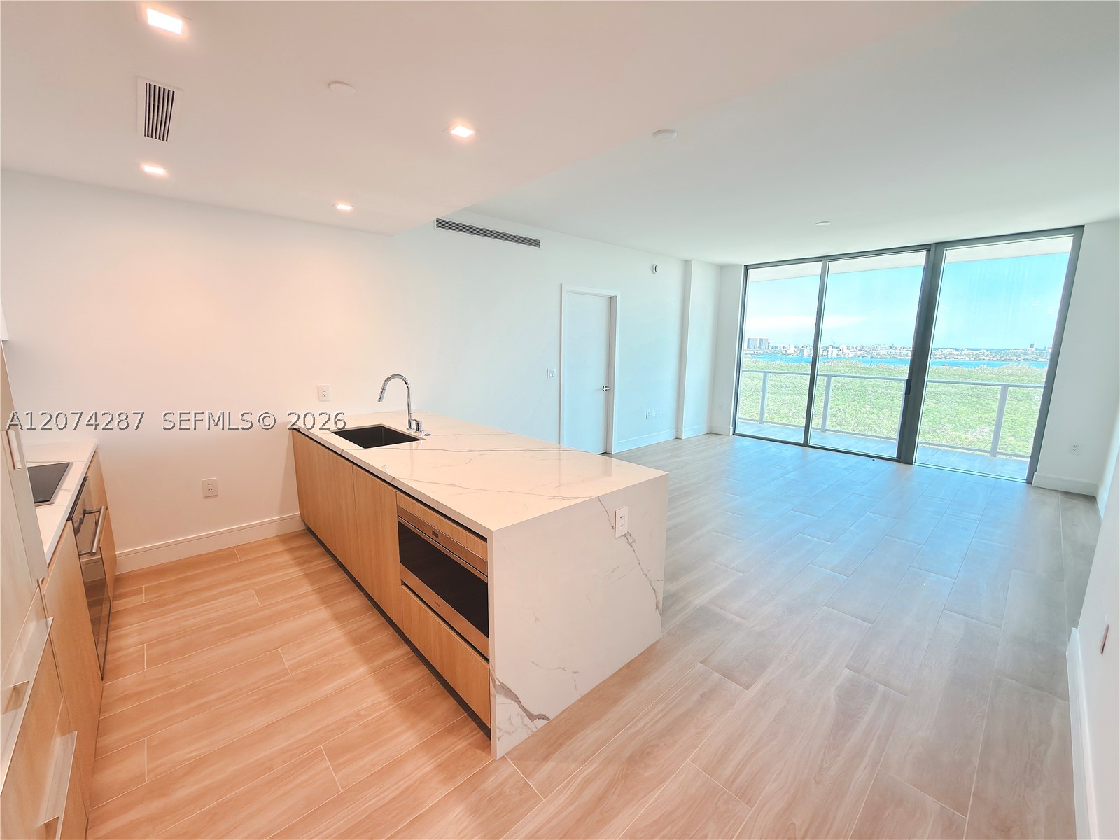 2411 Laguna circle #1503, North Miami FL 33181