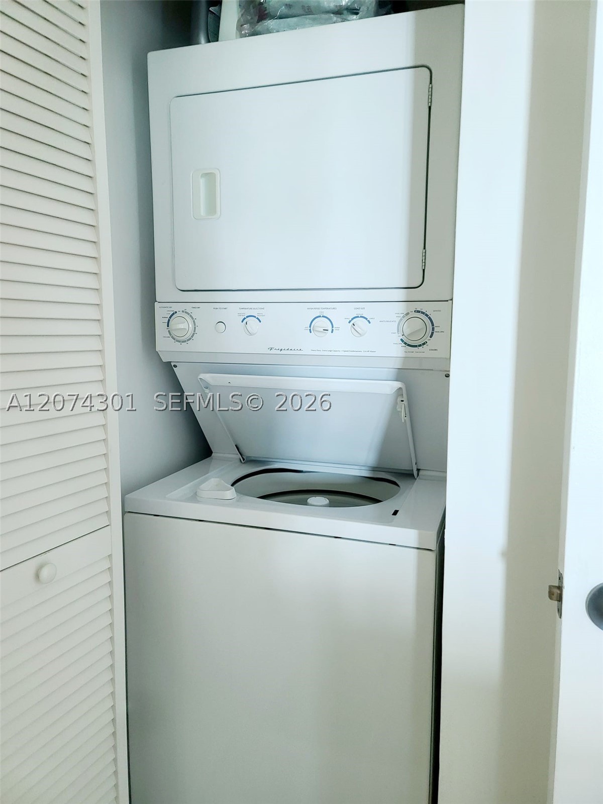 888 Biscayne Blvd #1610, Miami FL 33132