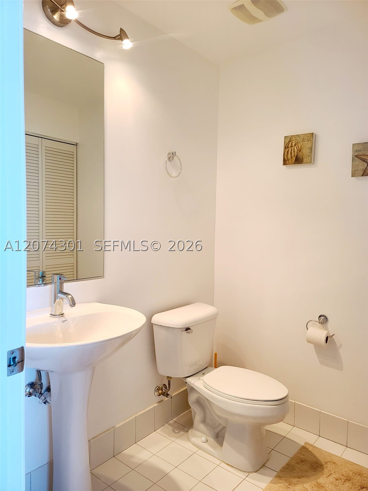 888 Biscayne Blvd #1610, Miami FL 33132