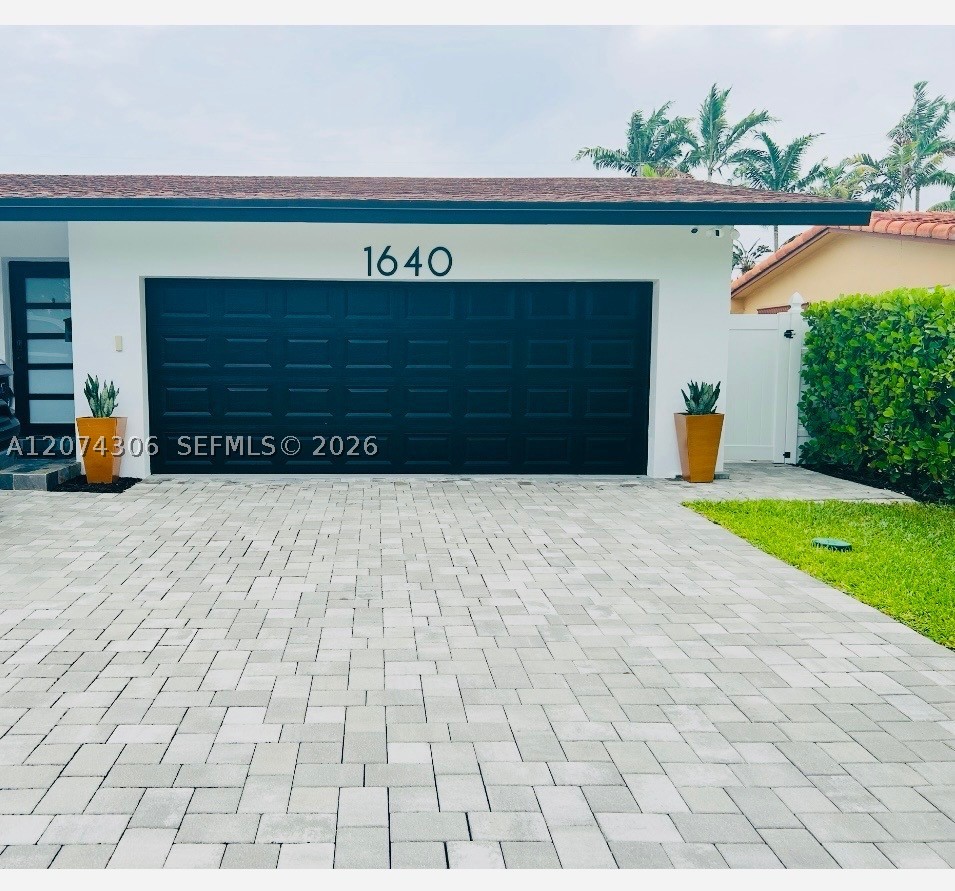 1640 NE 59th Pl, Fort Lauderdale FL 33334