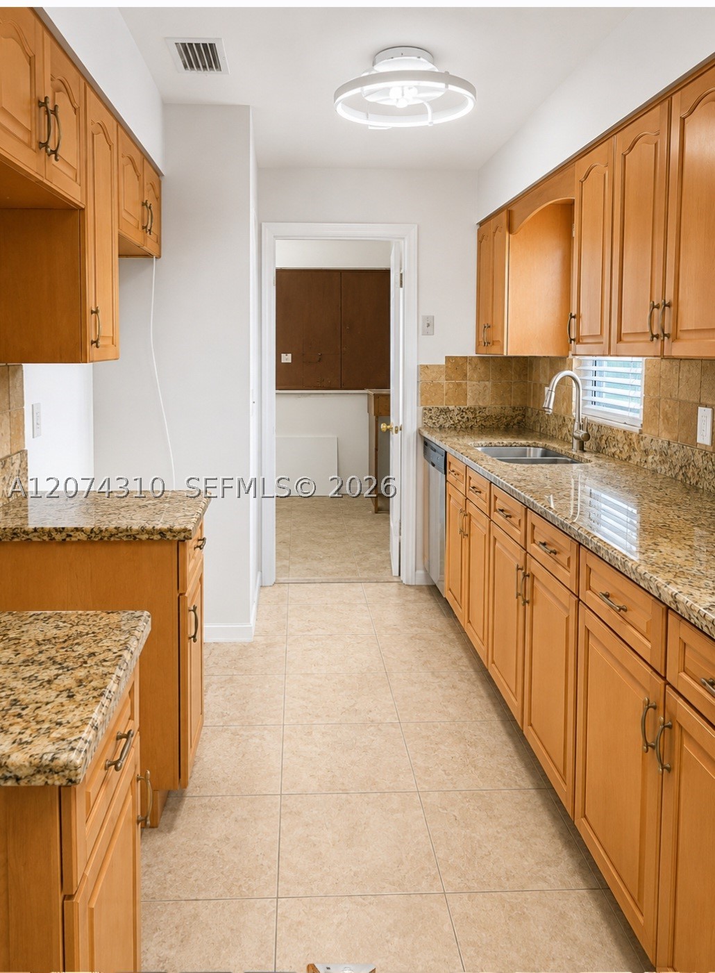 539 Sabal Palm Dr, Lake Park FL 33403