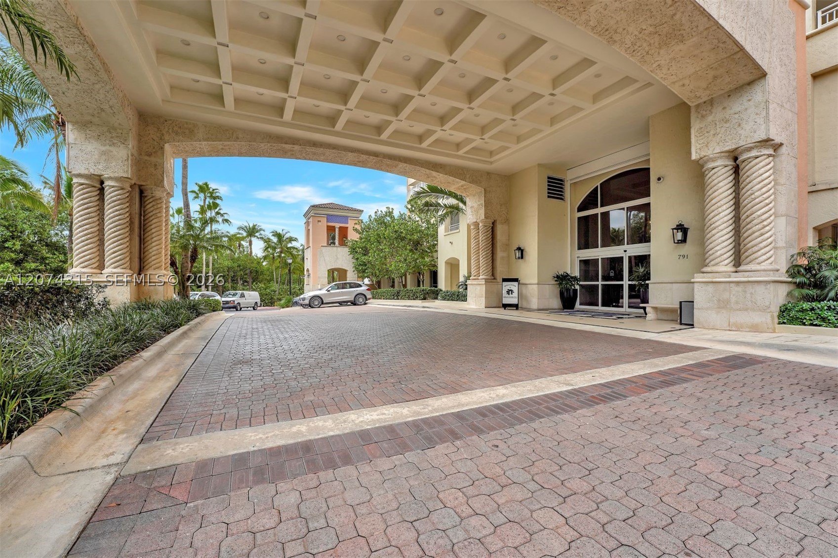 791 Crandon Blvd #301, Key Biscayne FL 33149