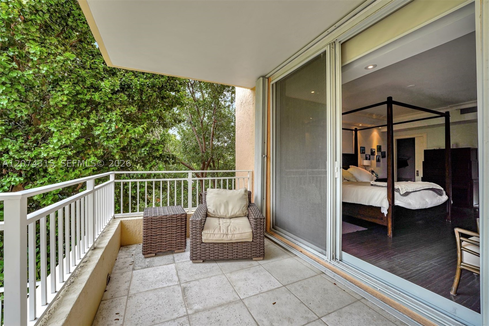 791 Crandon Blvd #301, Key Biscayne FL 33149