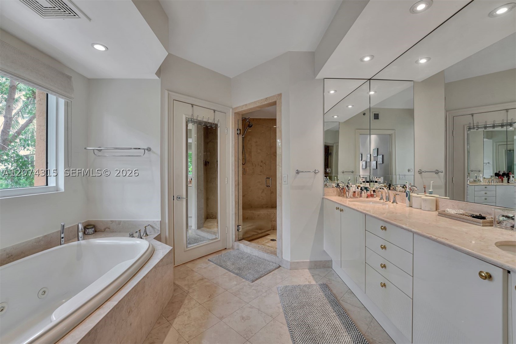 791 Crandon Blvd #301, Key Biscayne FL 33149