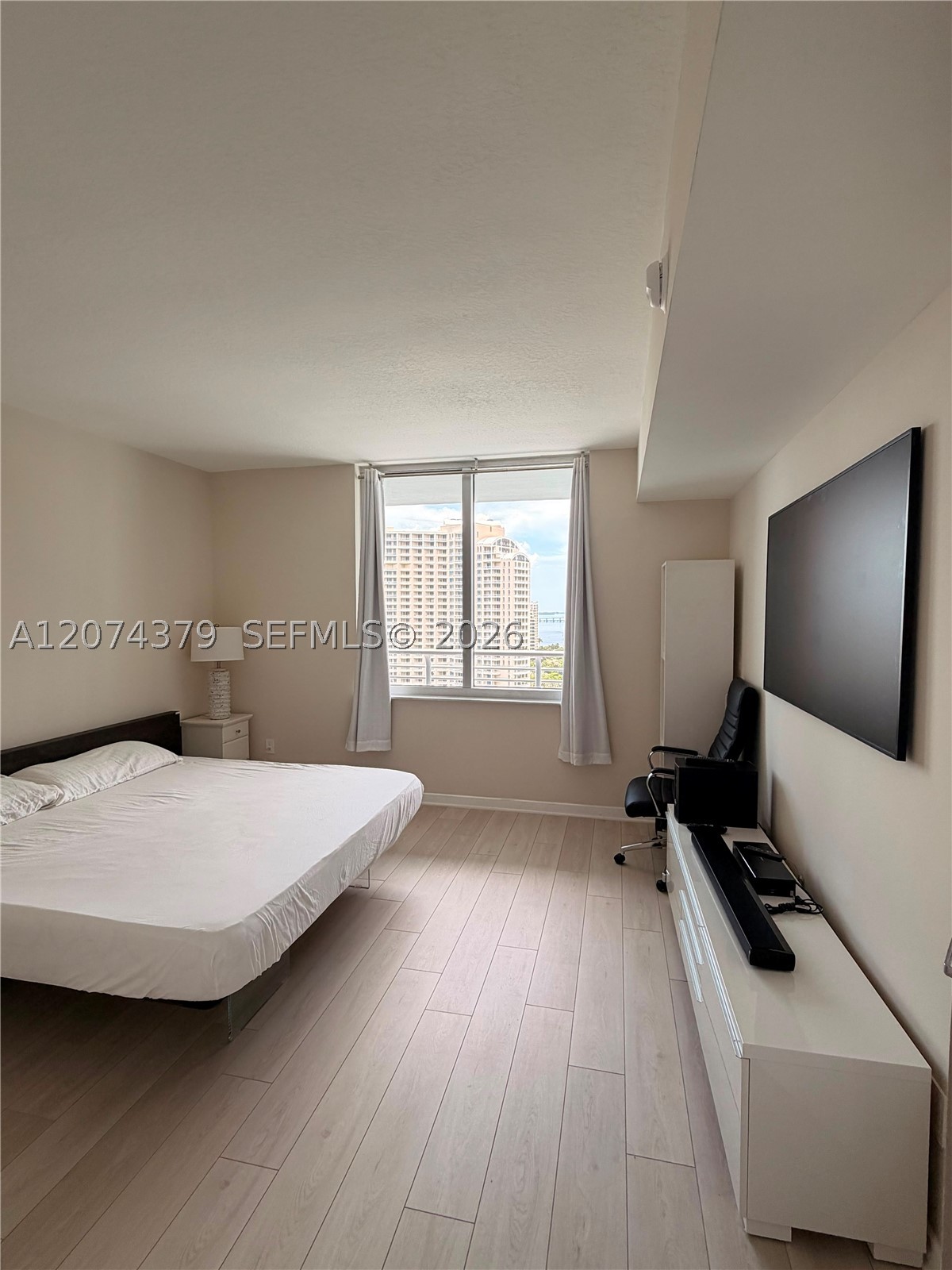 335 S Biscayne Blvd #2003, Miami FL 33131