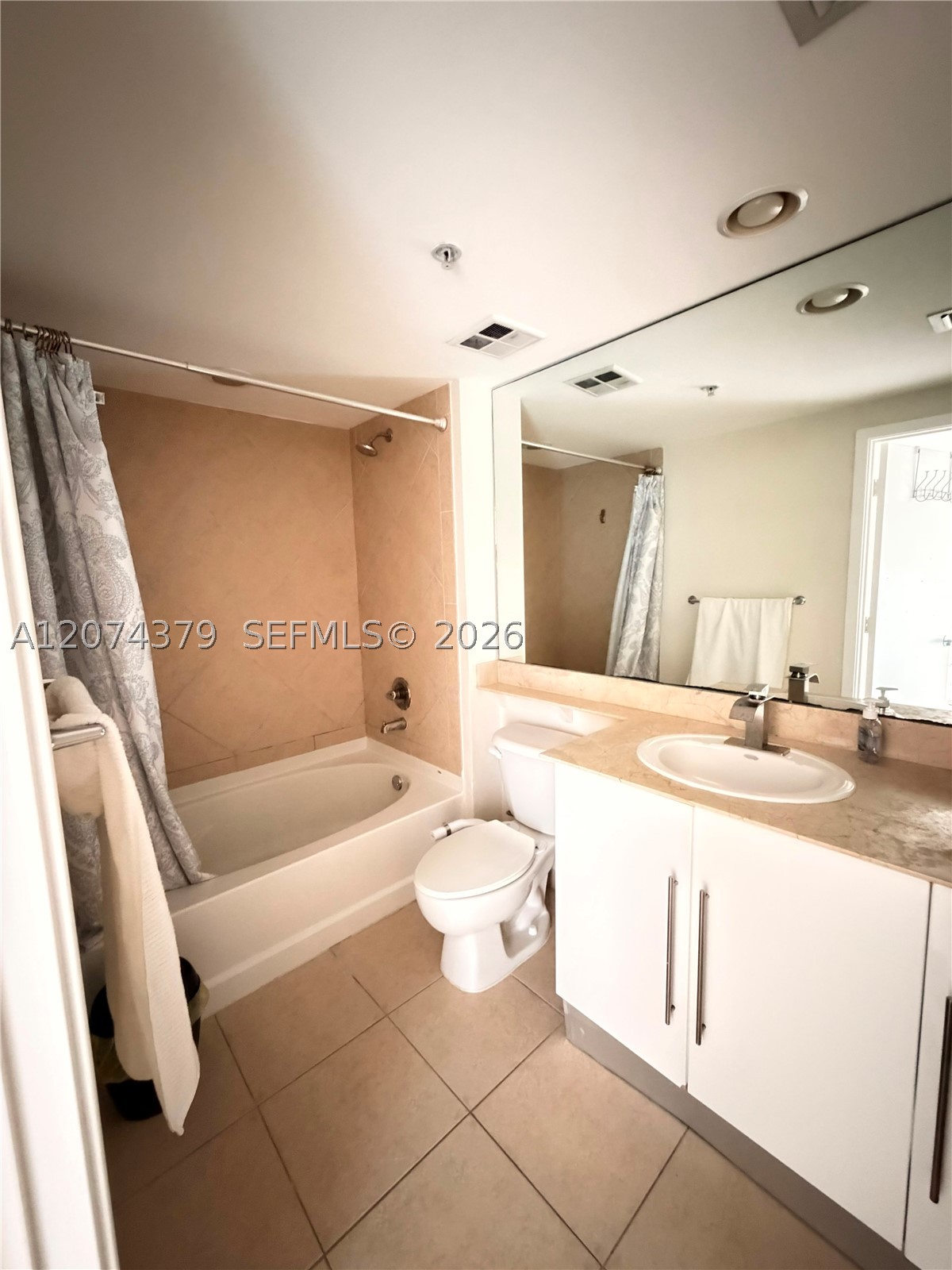 335 S Biscayne Blvd #2003, Miami FL 33131