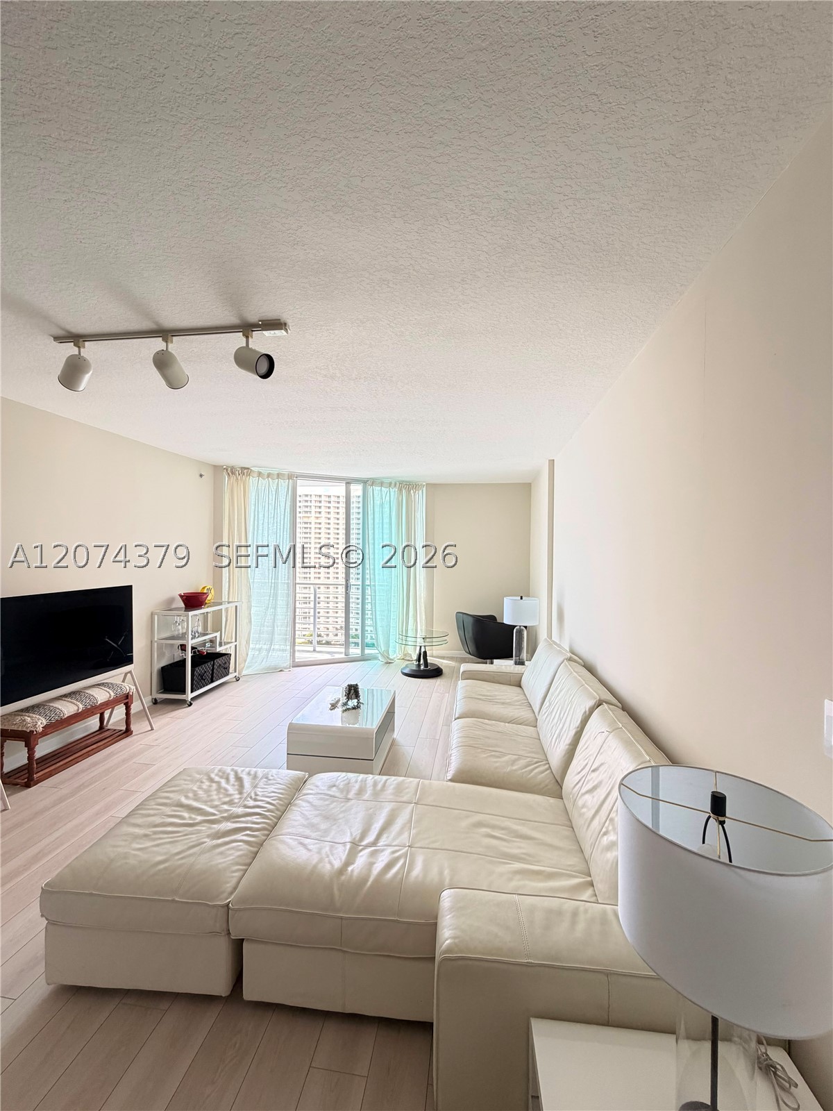 335 S Biscayne Blvd #2003, Miami FL 33131