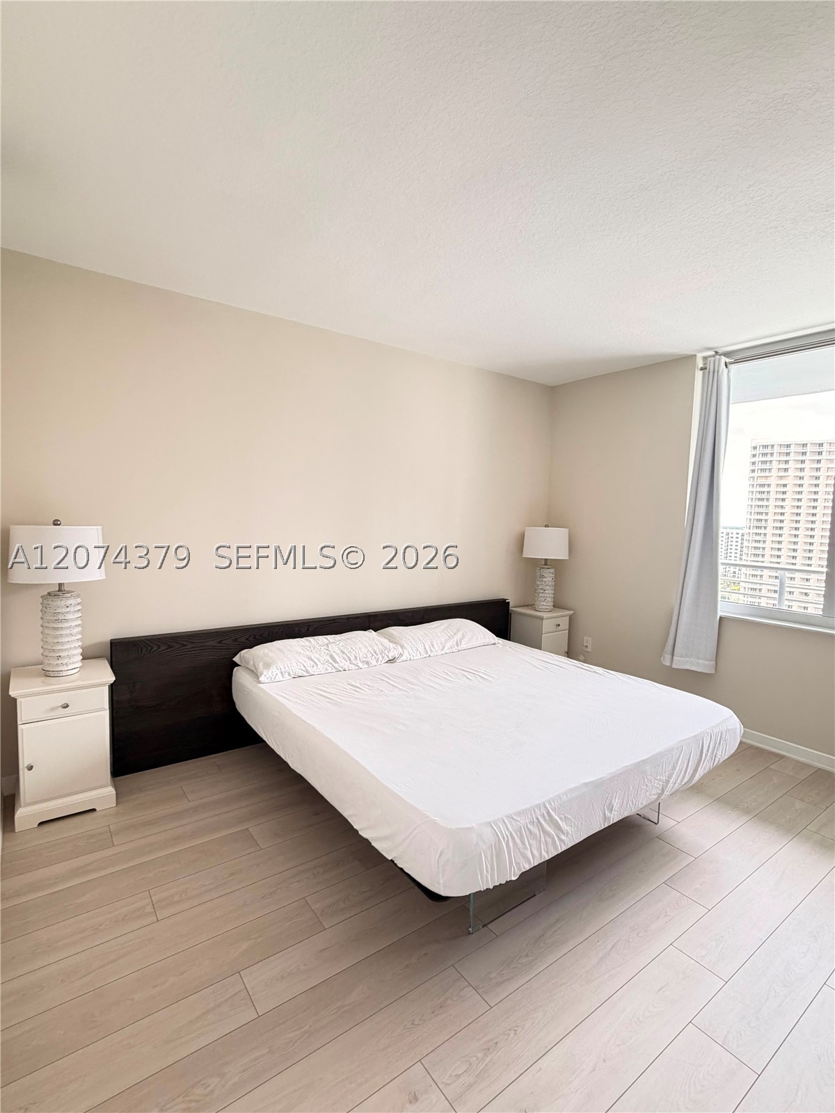 335 S Biscayne Blvd #2003, Miami FL 33131