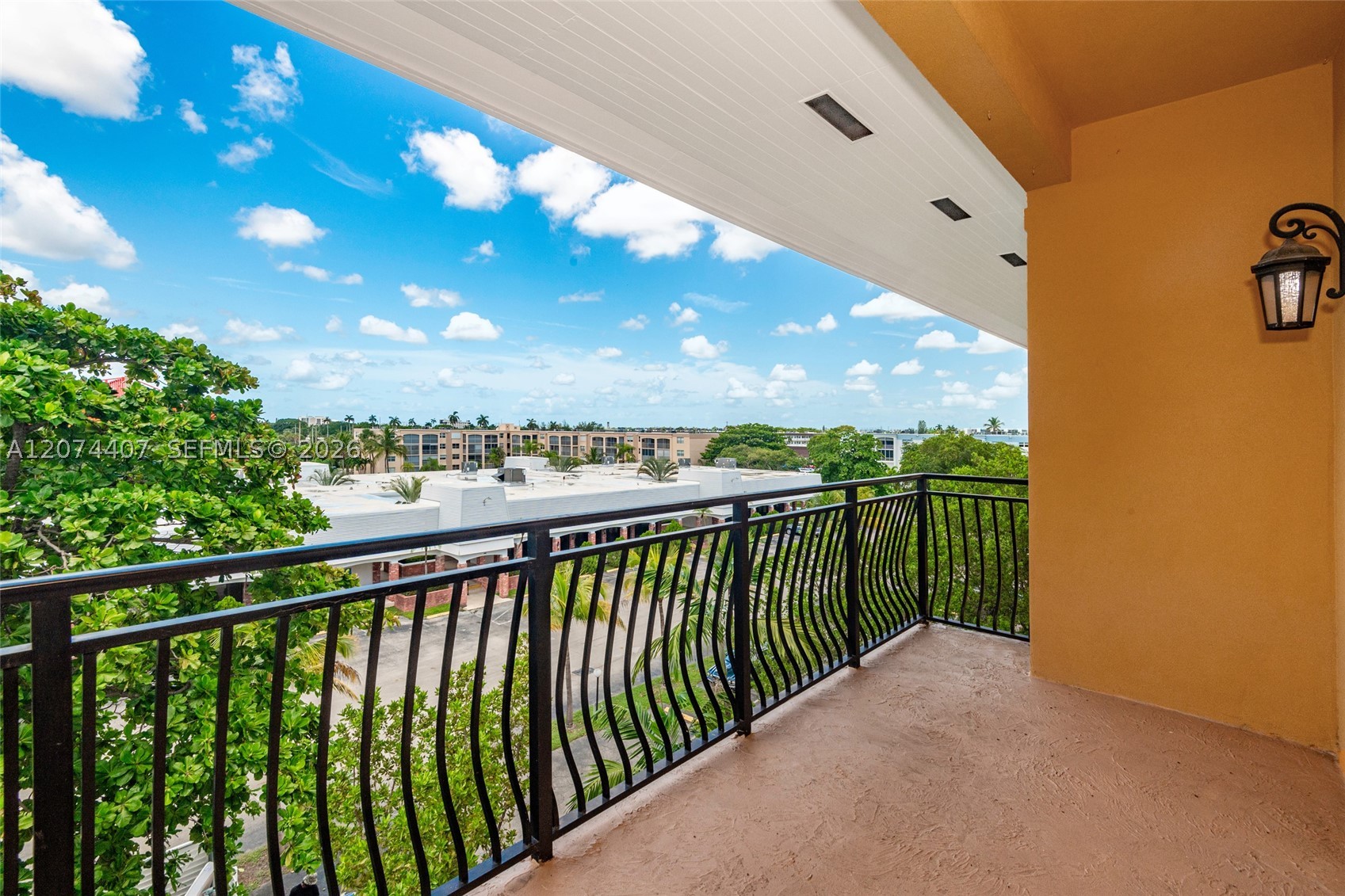 555 E Dania Beach Blvd #9, Dania Beach FL 33004