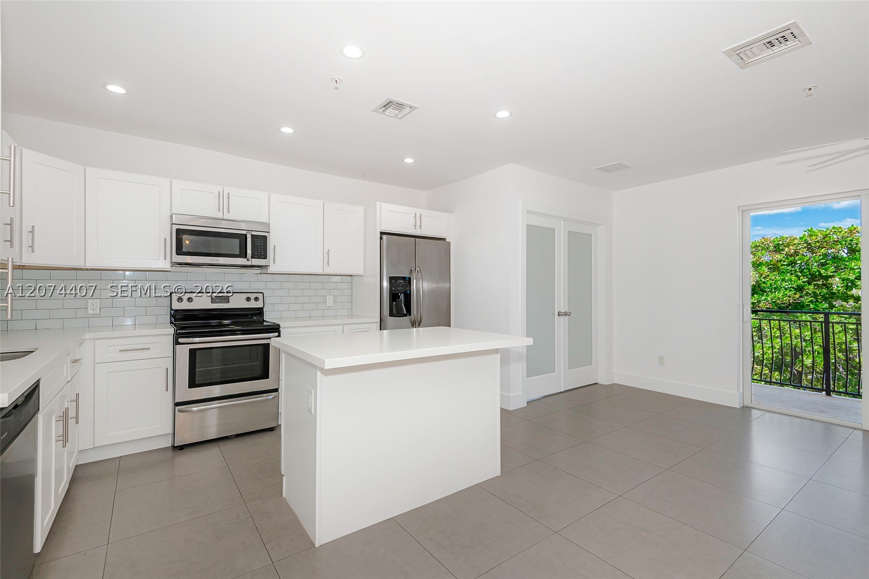 555 E Dania Beach Blvd #9, Dania Beach FL 33004