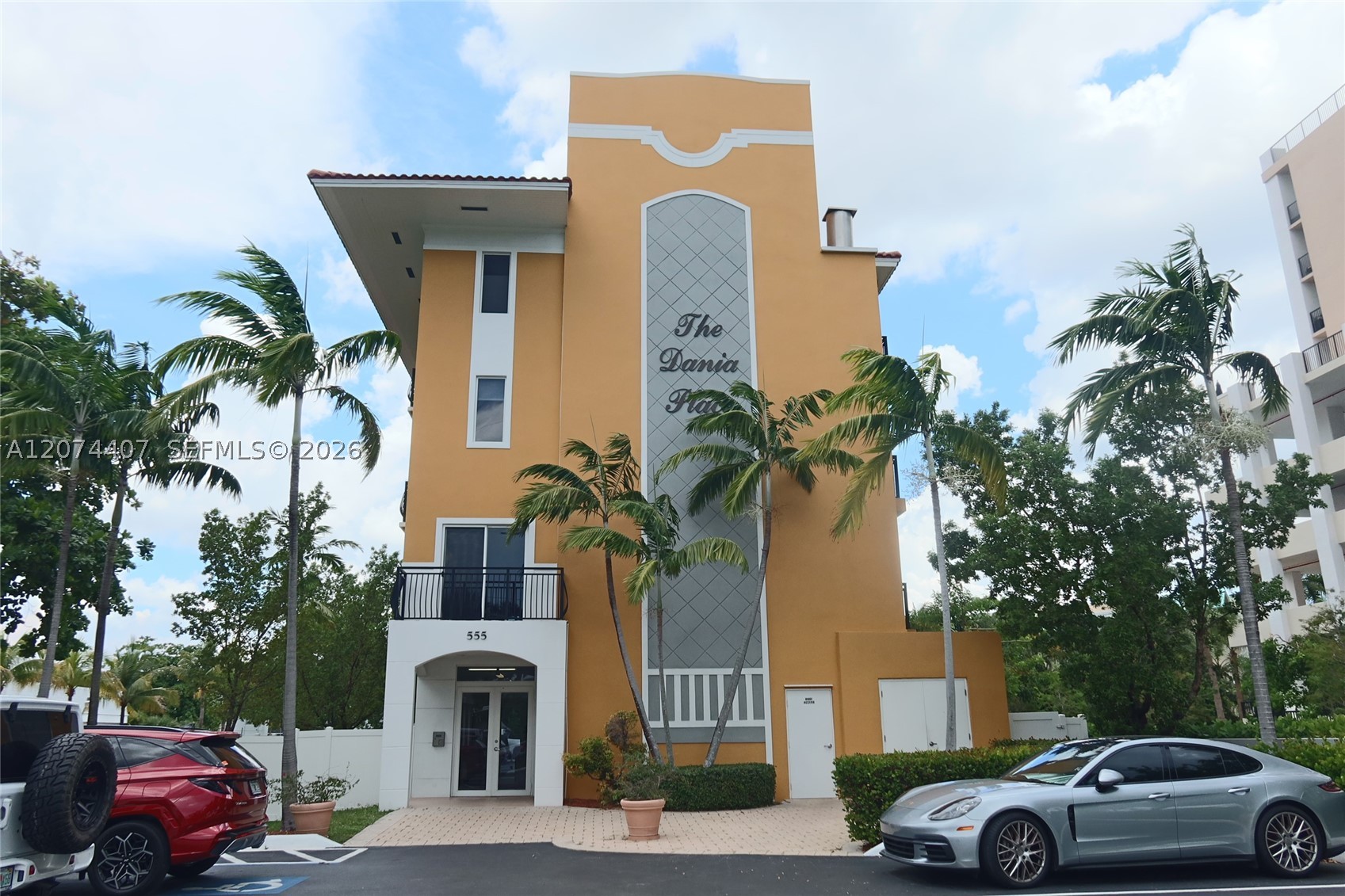 555 E Dania Beach Blvd #9, Dania Beach FL 33004