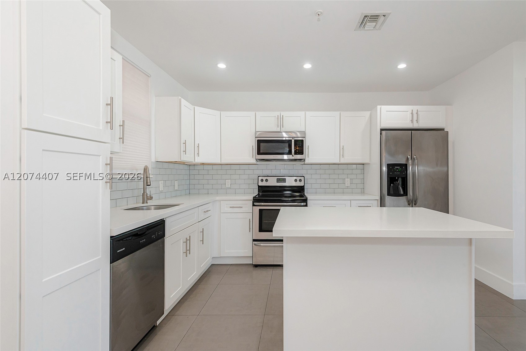 555 E Dania Beach Blvd #9, Dania Beach FL 33004