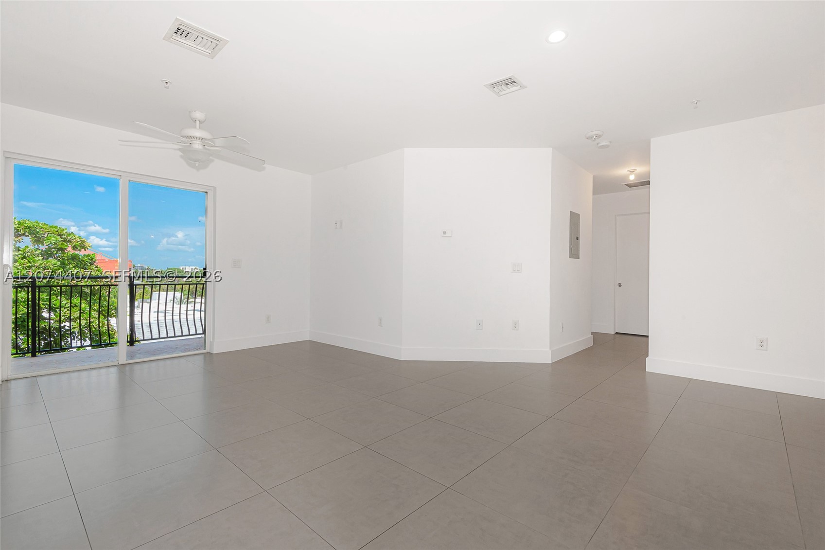 555 E Dania Beach Blvd #9, Dania Beach FL 33004
