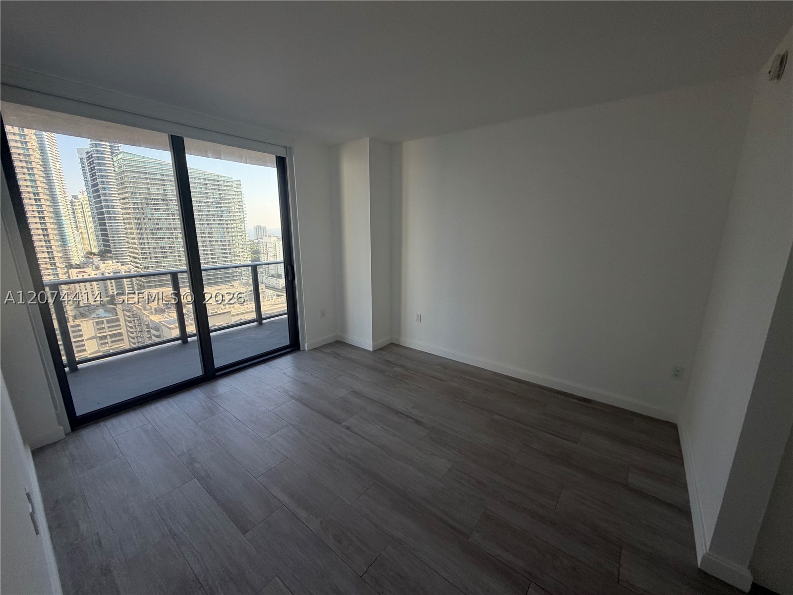 45 SW 9th St #2504, Miami FL 33130