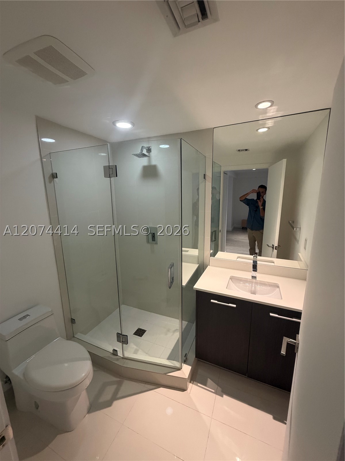 45 SW 9th St #2504, Miami FL 33130