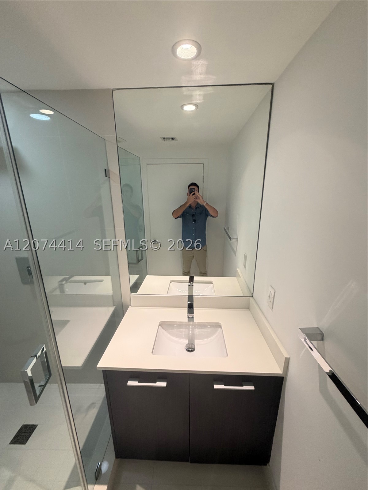45 SW 9th St #2504, Miami FL 33130