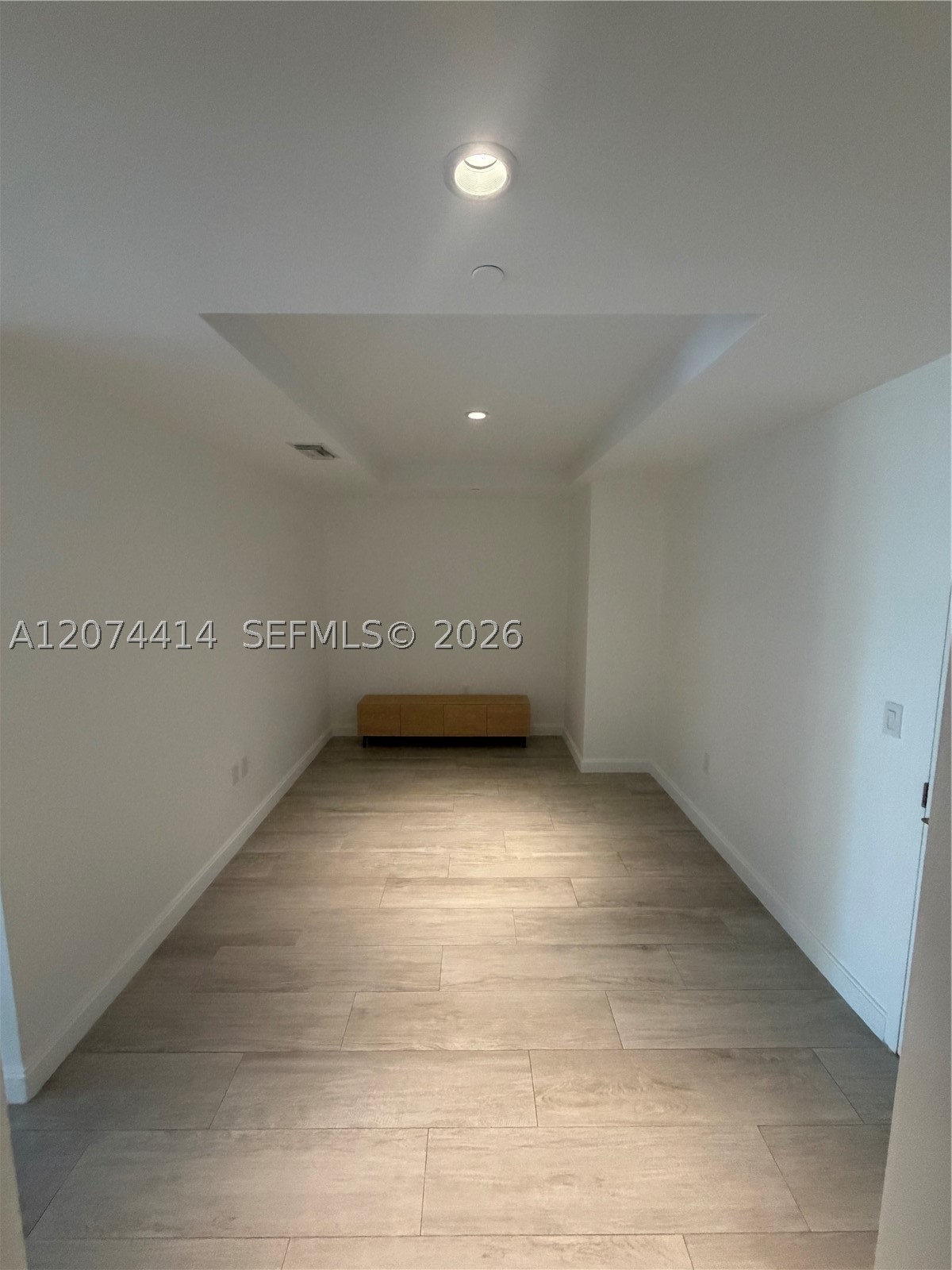45 SW 9th St #2504, Miami FL 33130