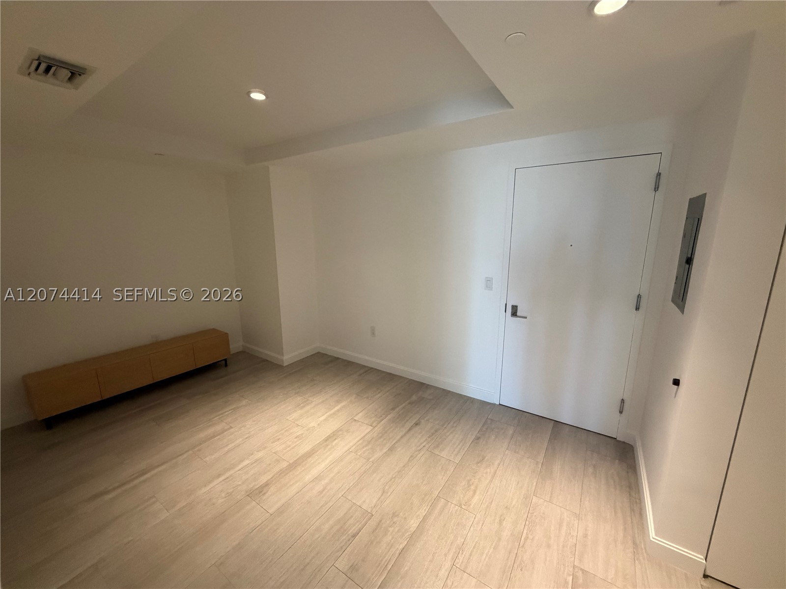 45 SW 9th St #2504, Miami FL 33130
