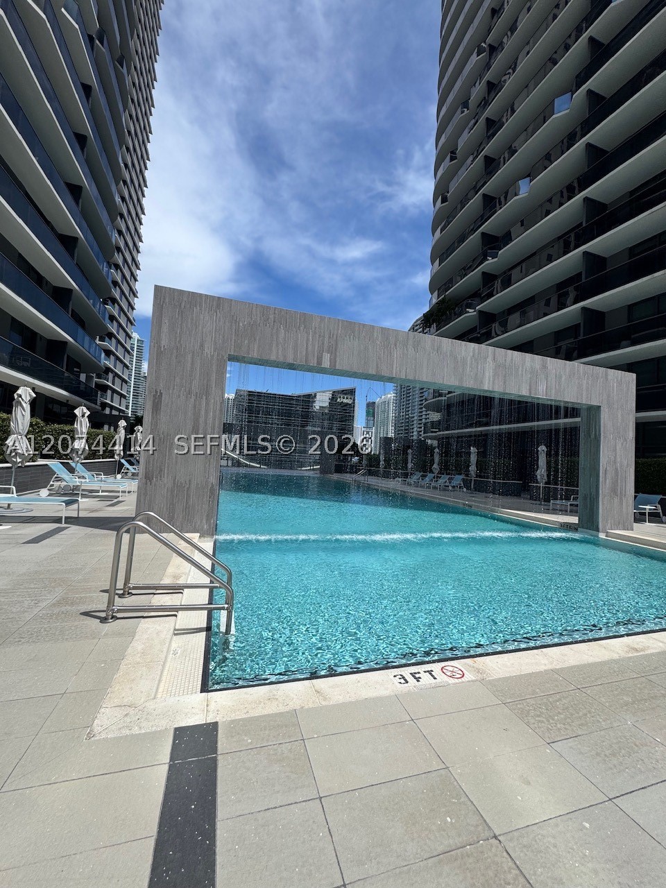 45 SW 9th St #2504, Miami FL 33130
