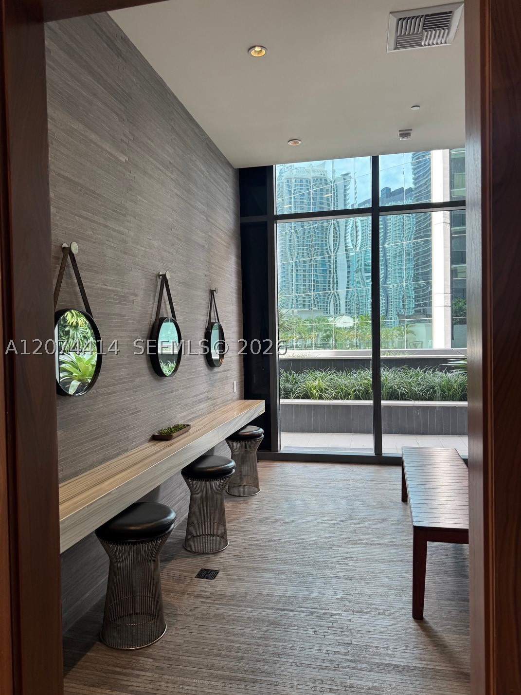 45 SW 9th St #2504, Miami FL 33130