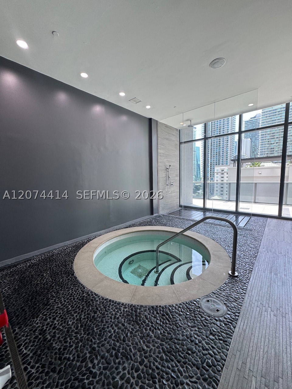 45 SW 9th St #2504, Miami FL 33130