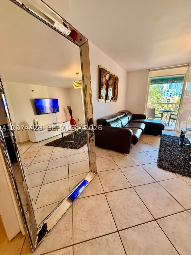 19701 E Country Club Dr #5605, Aventura FL 33180