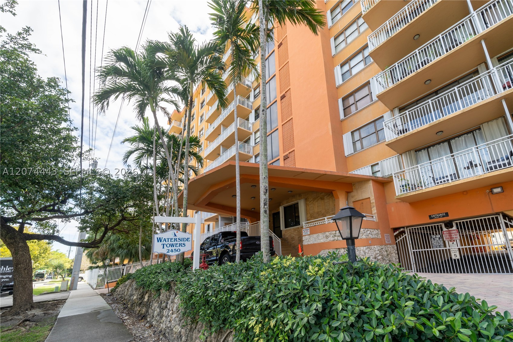 2450 NE 135th St #209, North Miami FL 33181