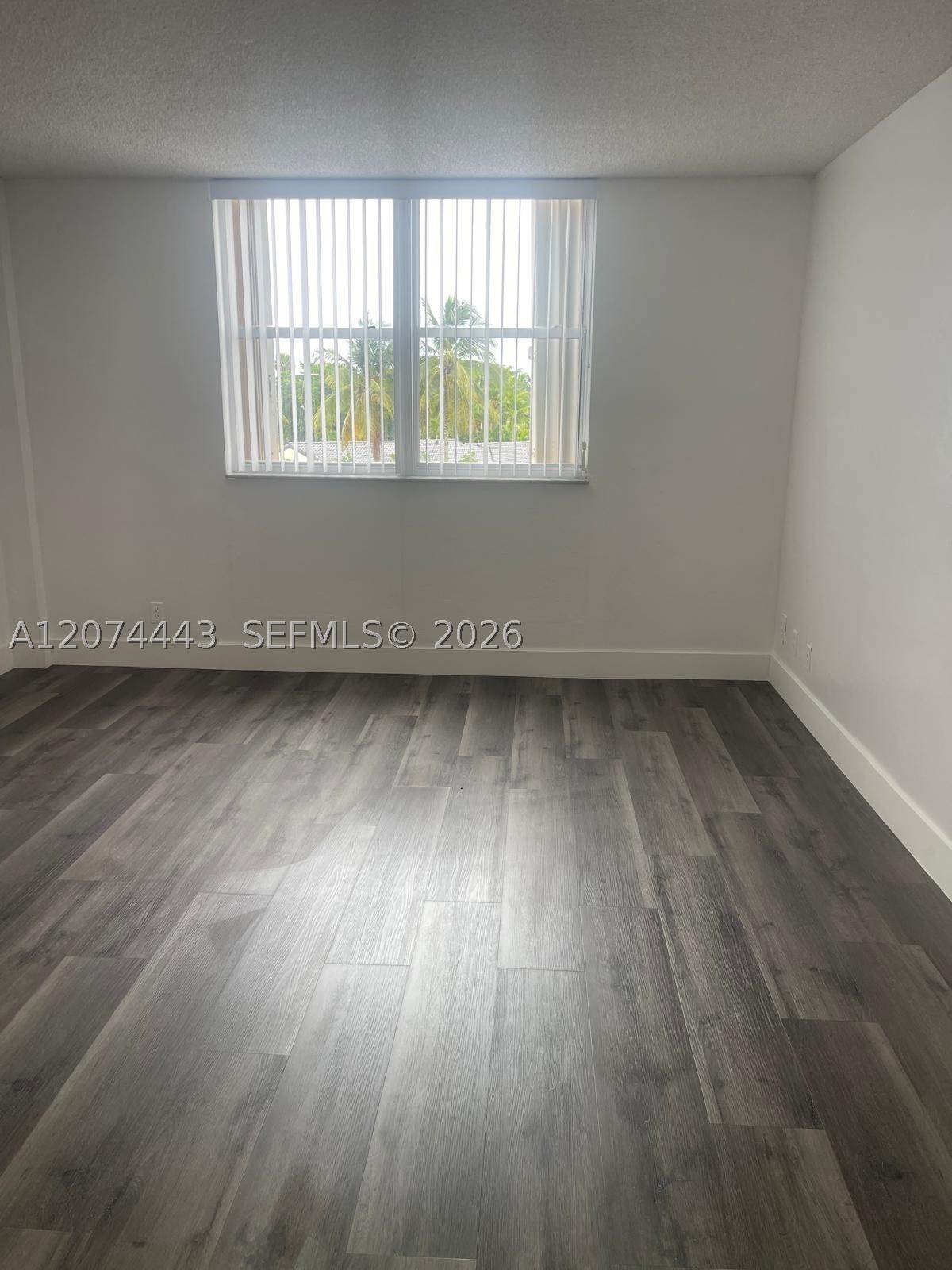 2450 NE 135th St #209, North Miami FL 33181
