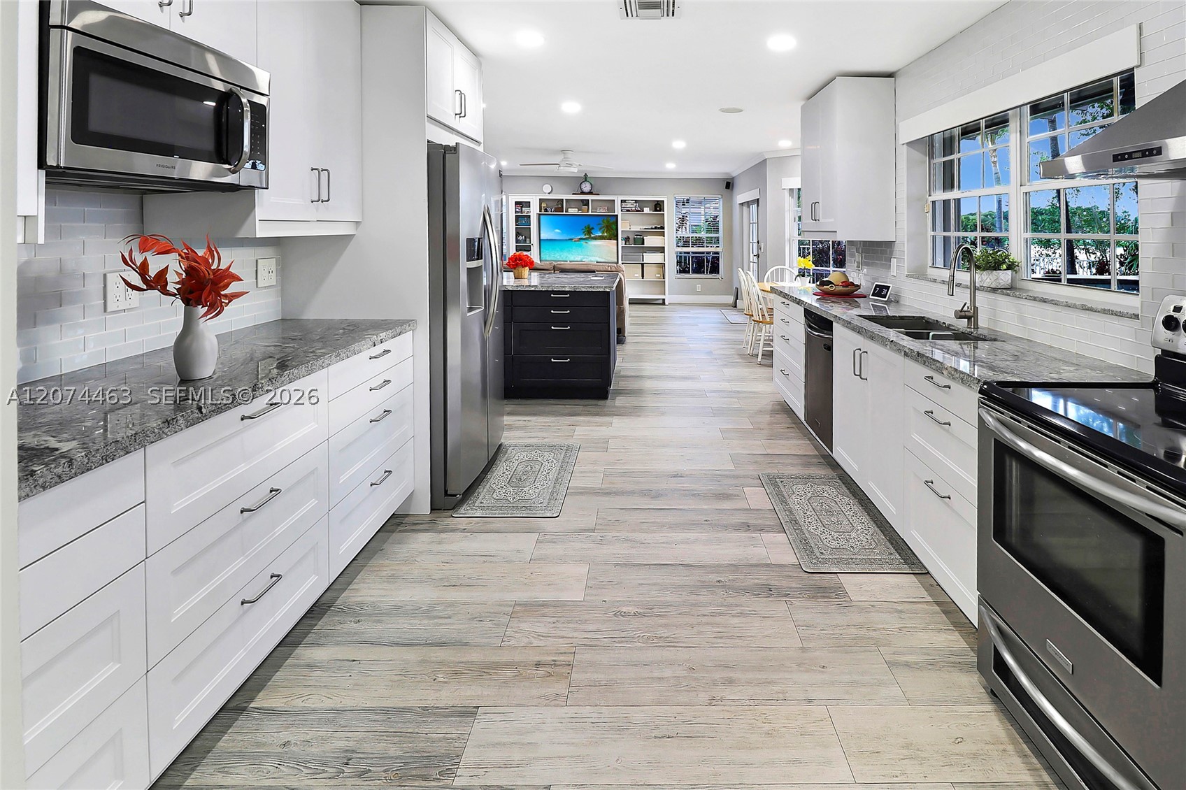 1108 NW 180th Ave, Pembroke Pines FL 33029