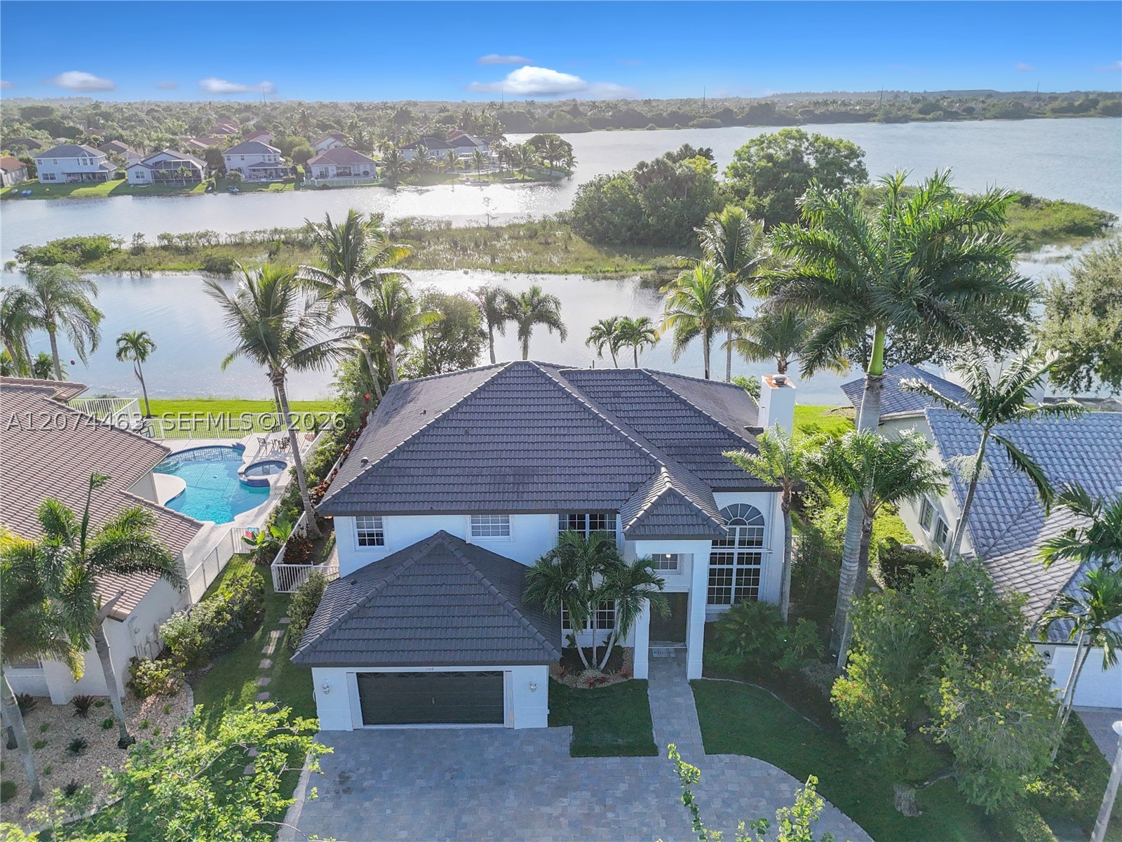 1108 NW 180th Ave, Pembroke Pines FL 33029