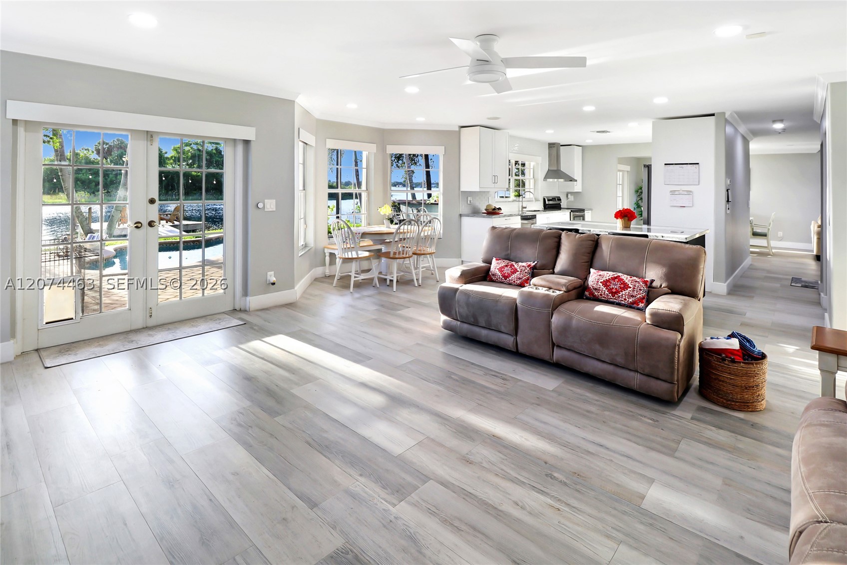 1108 NW 180th Ave, Pembroke Pines FL 33029
