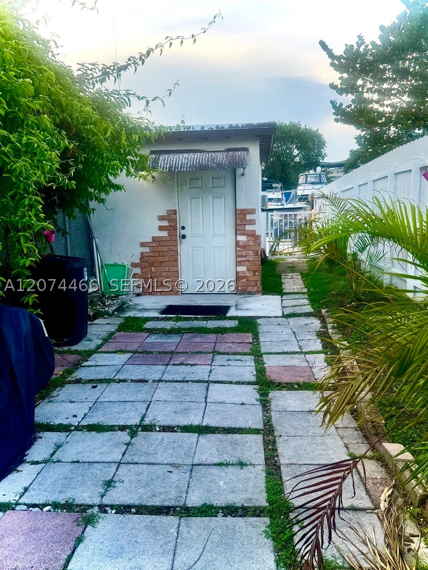 3351 NW 20th St, Miami FL 33142