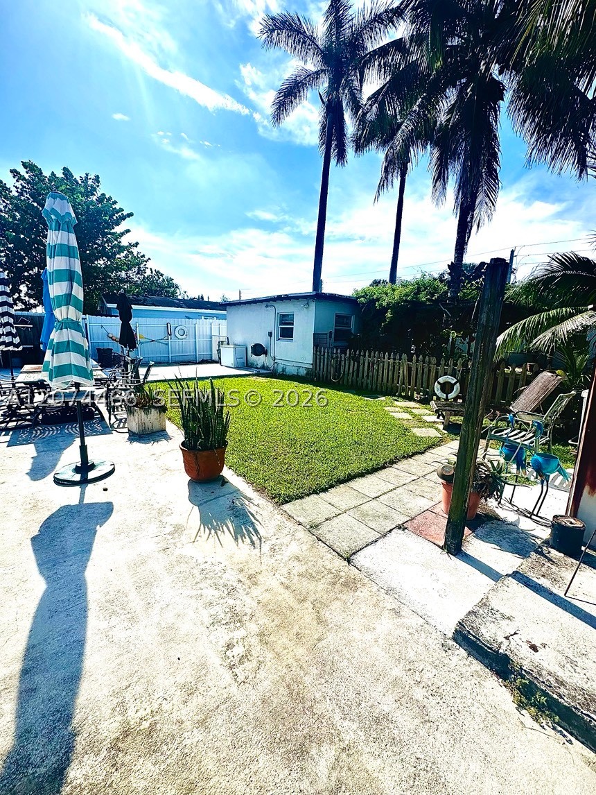 3351 NW 20th St, Miami FL 33142