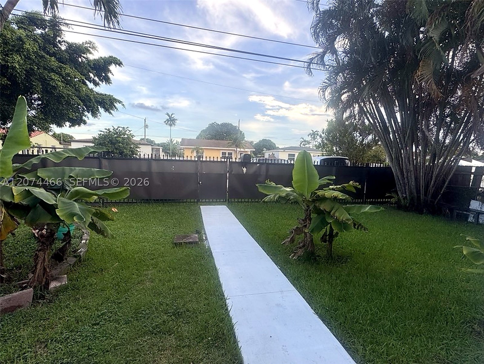 3351 NW 20th St, Miami FL 33142