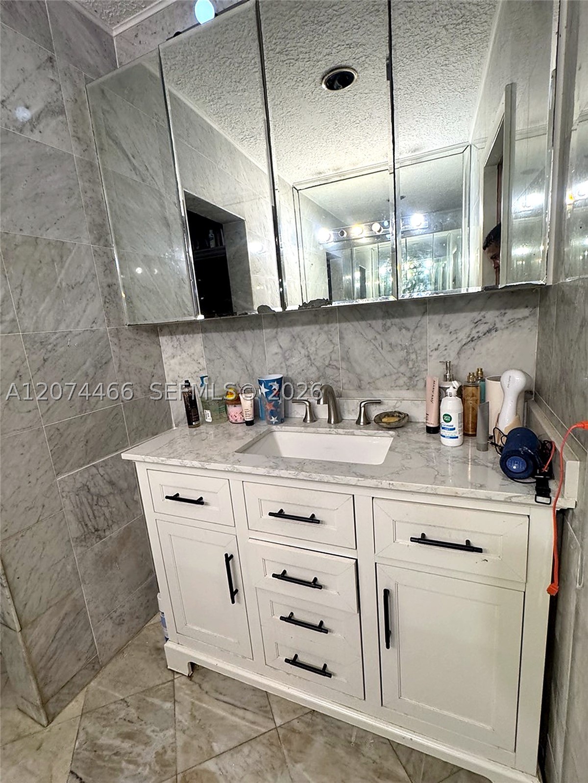 3351 NW 20th St, Miami FL 33142
