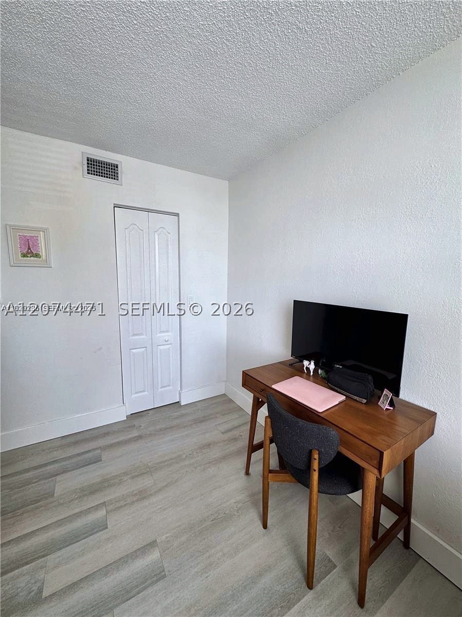 2000 NE 135th St #609, North Miami FL 33181