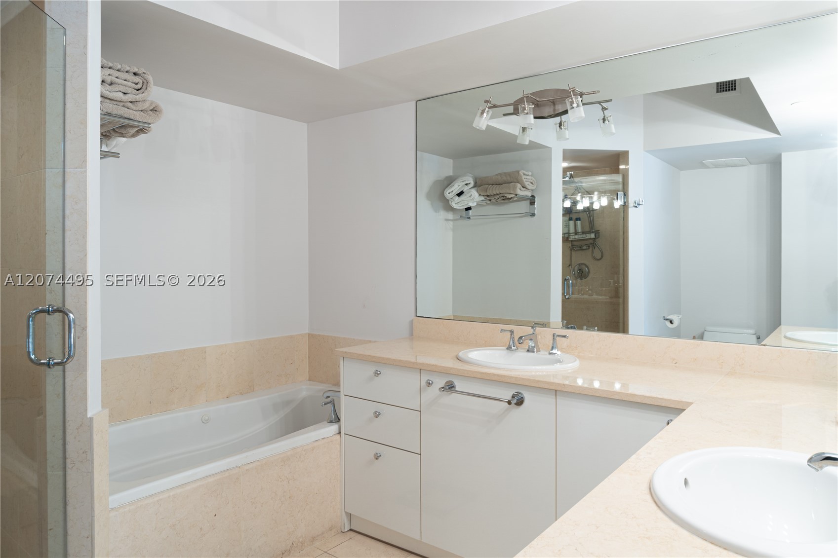 20000 E Country Club Dr #307, Aventura FL 33180