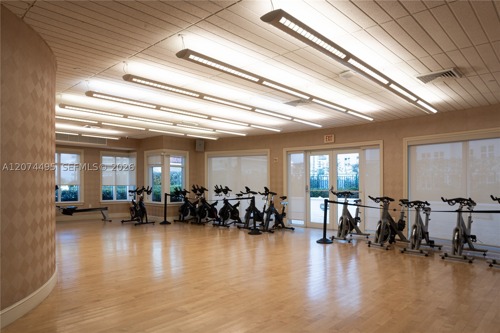 20000 E Country Club Dr #307, Aventura FL 33180
