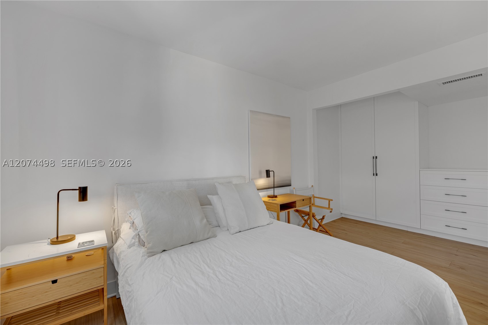 4812 Pine Tree Dr #209, Miami Beach FL 33140