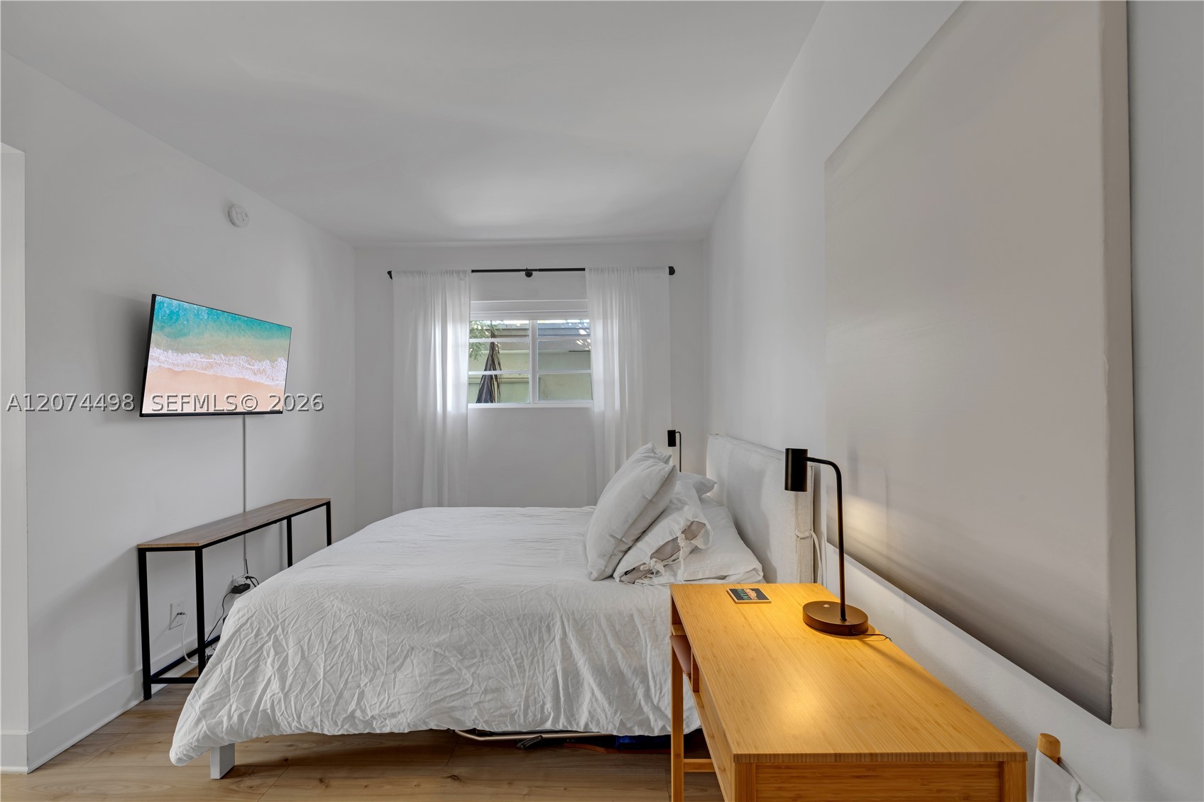 4812 Pine Tree Dr #209, Miami Beach FL 33140