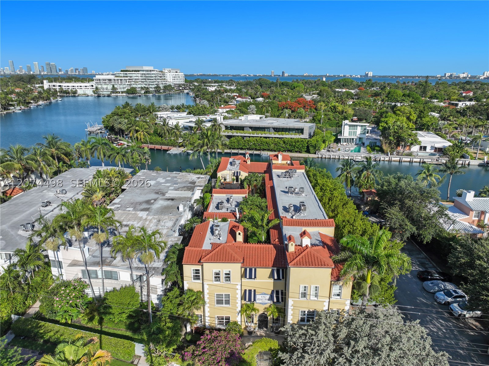 4812 Pine Tree Dr #209, Miami Beach FL 33140