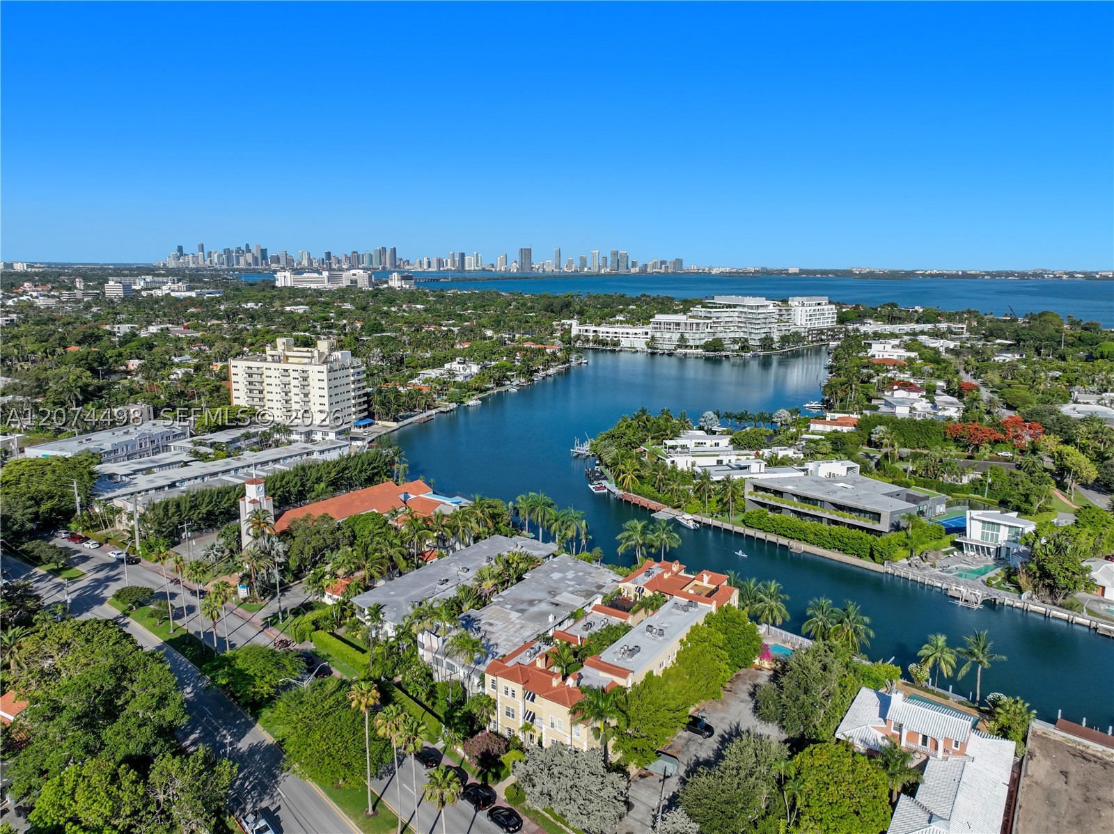 4812 Pine Tree Dr #209, Miami Beach FL 33140