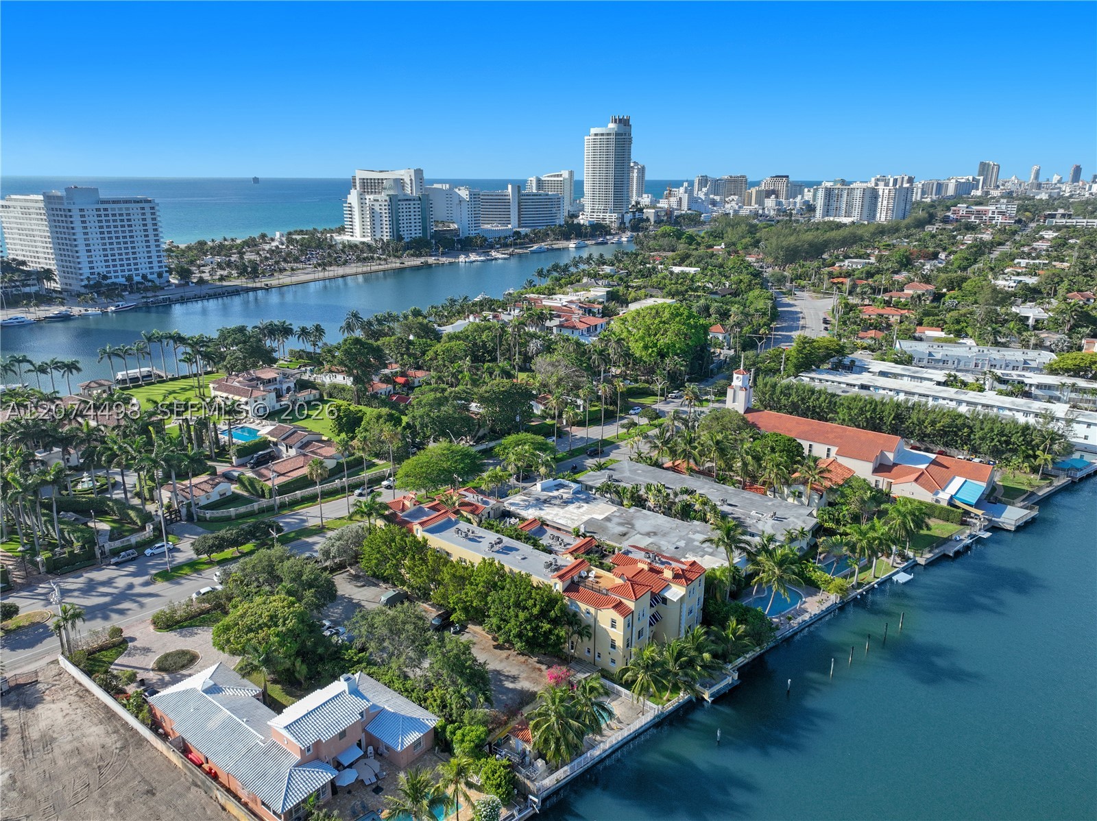 4812 Pine Tree Dr #209, Miami Beach FL 33140