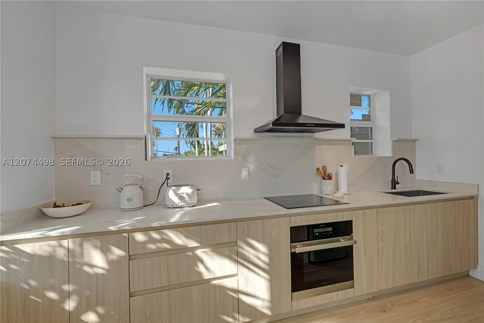 4812 Pine Tree Dr #209, Miami Beach FL 33140