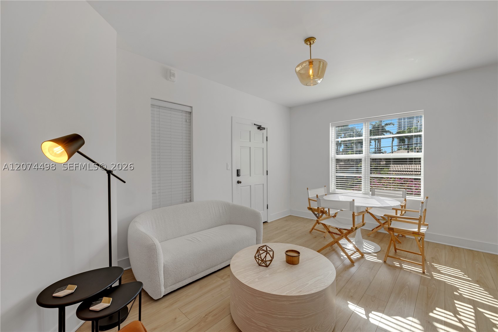 4812 Pine Tree Dr #209, Miami Beach FL 33140